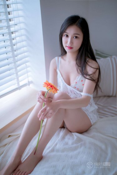 女大学生艺术照